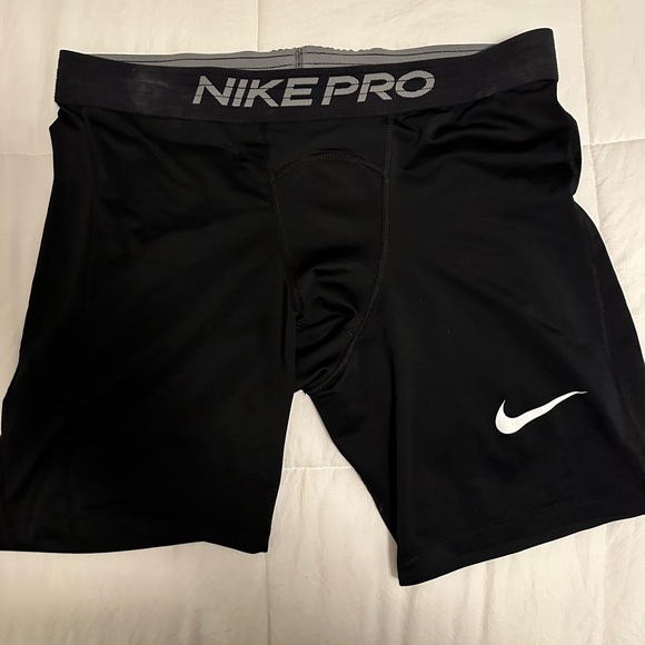 Nike Pro Dri Fit shorts - Picture 3 of 3